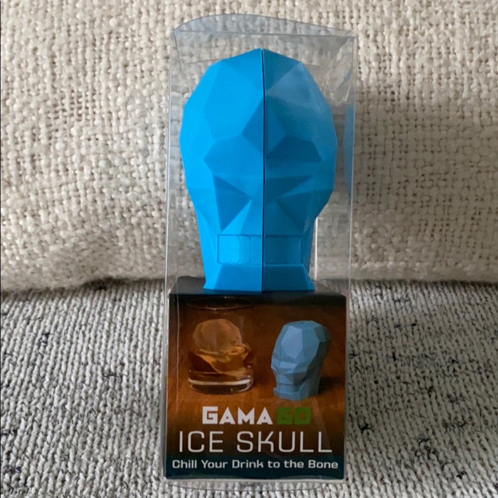Skull ice mold